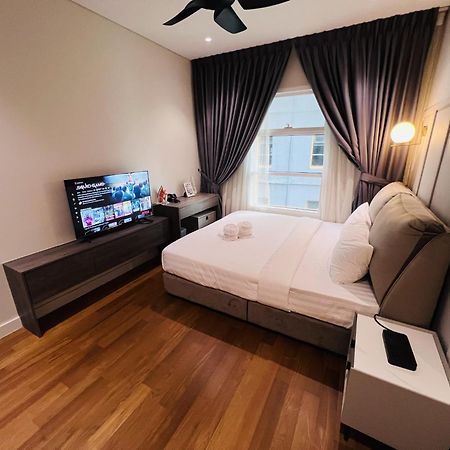 Sky Suites At Klcc By Mitstay Куала-Лумпур Экстерьер фото