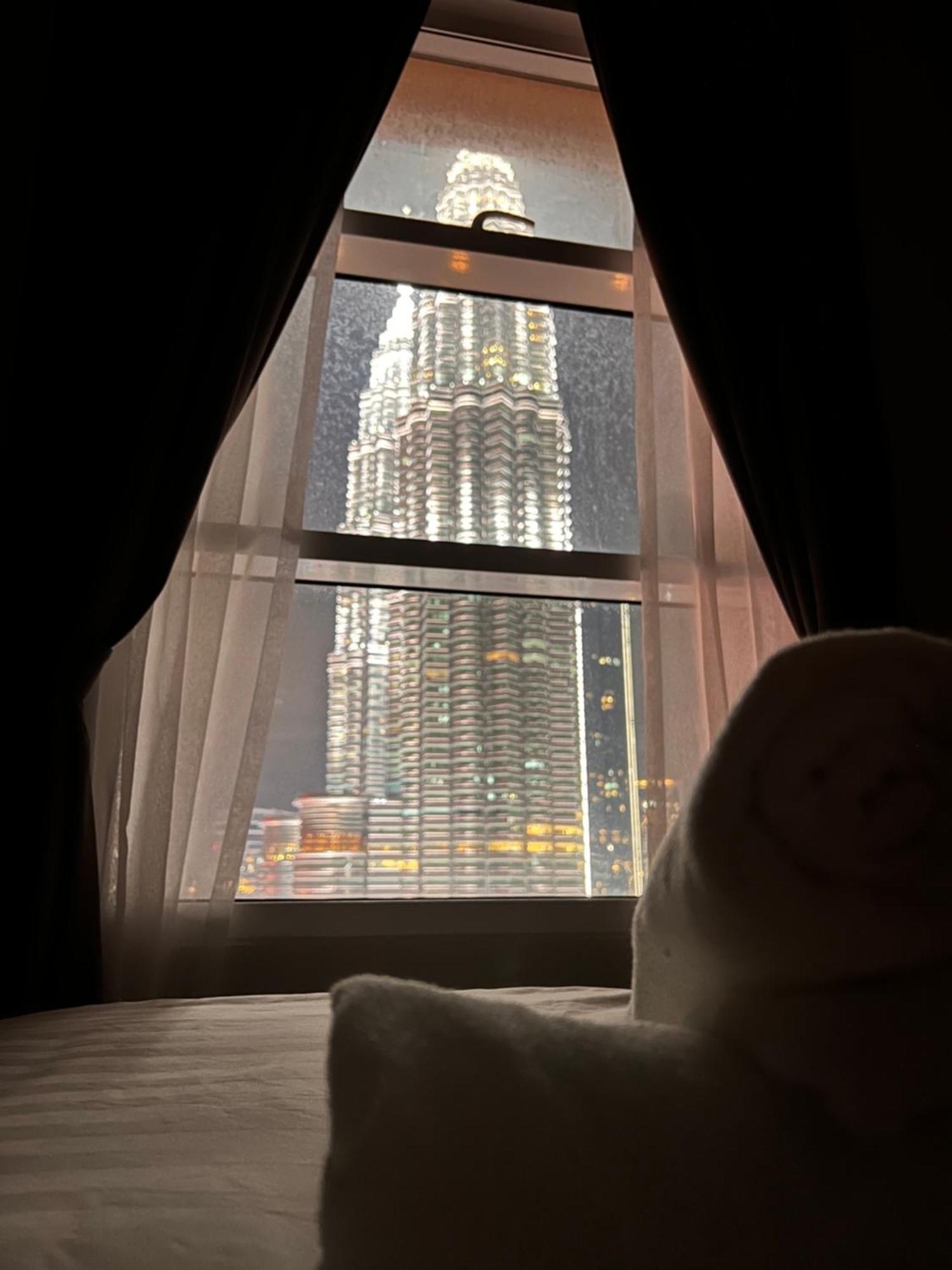 Sky Suites At Klcc By Mitstay Куала-Лумпур Экстерьер фото