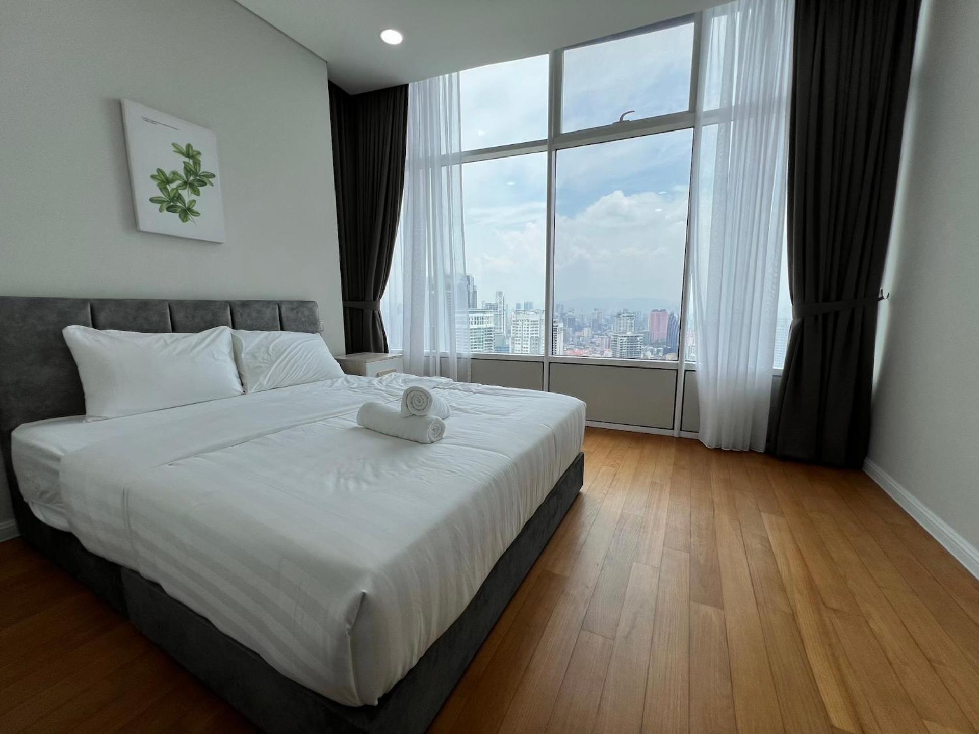 Sky Suites At Klcc By Mitstay Куала-Лумпур Экстерьер фото